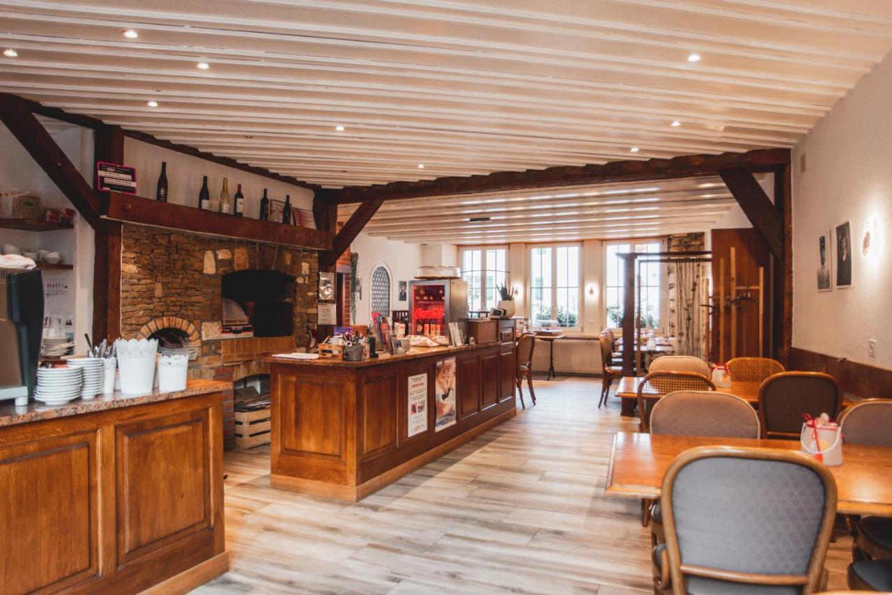 Hotel Demi-Lune Saint-Ursanne Bagian luar foto